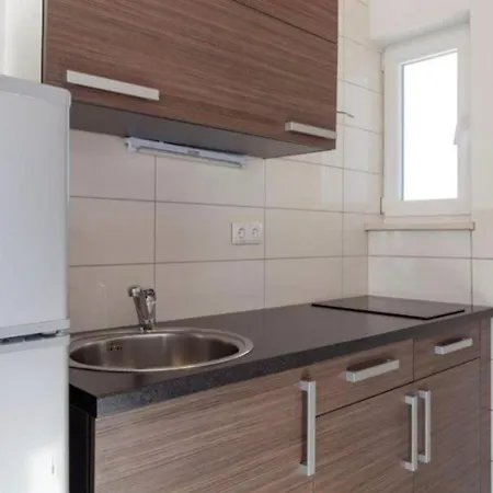 Affabilis Vip House 아파트 트로기르