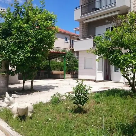 Affabilis Vip House 트로기르